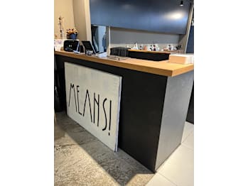 派手髪・ハイトーンカラー・デザインカラー・ブリーチ専門美容室(東京都渋谷区)