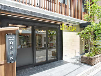 clomus 梅田茶屋町店(大阪府大阪市北区)