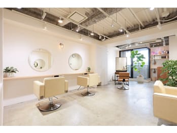 The Day 銀座 白髪ぼかし 白髪染め 髪質改善カラー【ザ デイ ギンザ シラガボカシ シラガゾメ カミシツカイゼンカラー】(東京都中央区／美容室)