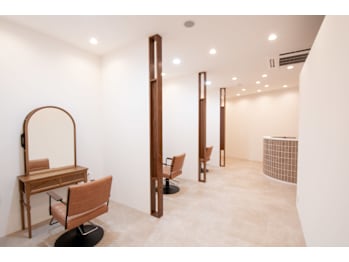 半個室型美容室 Sourire 野芥店【ハンコシツガタビヨウシツ スーリール ノケテン】(福岡県福岡市早良区／美容室)