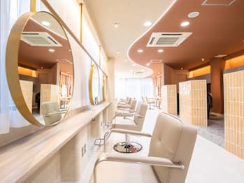 EIGHT amber 天神今泉店【エイト アンバー】【エイト アンバー テンジンイマイズミテン】(福岡県福岡市中央区／美容室)