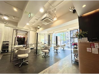 RAIN　hair&beauty神戸三宮【レインヘアーアンドビューティーコウベサンノミヤ】(兵庫県神戸市中央区／美容室)