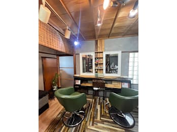 完全予約 隠れ家美容室COLORS 大月鳥沢店【カンゼンヨヤク　カクレガビヨウシツ　カラーズ　オオツキトリサワテン】(山梨県大月市／美容室)