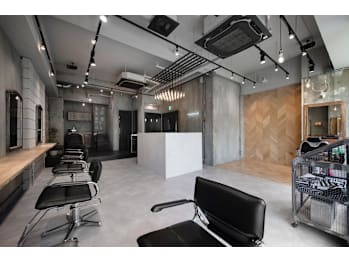 LUXIS THE BACKROOM【ラグシス　ザ　バックルーム】(東京都立川市／美容室)