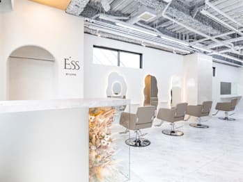 Ess 熊谷 艶髪/髪質改善/ブリーチ【エス クマガヤ ツヤガミ カミシツカイゼン ブリーチ】(埼玉県熊谷市／美容室)