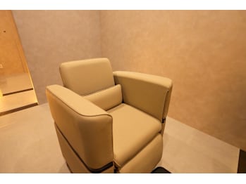 CREA 岡崎若松東店 白髪染め/髪質改善トリートメント/ヘッドスパ【クレア オカザキワカマツヒガシテン シラガゾメ カミシツカイゼン トリートメント ヘッドスパ】(愛知県岡崎市／美容室)