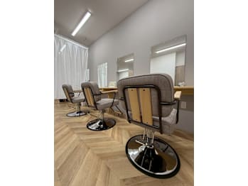 白髪染め専門店&colors 岡崎法性寺店【シラガゾメセンモンテンアンドカラーズ オカザキホッショウジテン】(愛知県岡崎市／美容室)