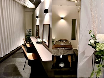 EMI 上野店 【痩身・小顔・アロマリンパ経絡専門店】(東京都台東区)