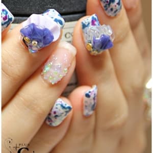 No.2261アートとフリル | plusG(プラスジー)のネイルデザイン | ネイル