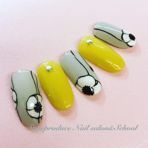 オトナ可愛い北欧風アートネイル スタイルプロデュースネイルサロン スクール スタイルプロデュースネイルサロンアンドスクール のネイルデザイン ネイル まつげサロンを予約するなら楽天ビューティ