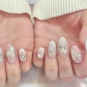 7）ハート×グラデーションピンクのネイルチップ 抜か