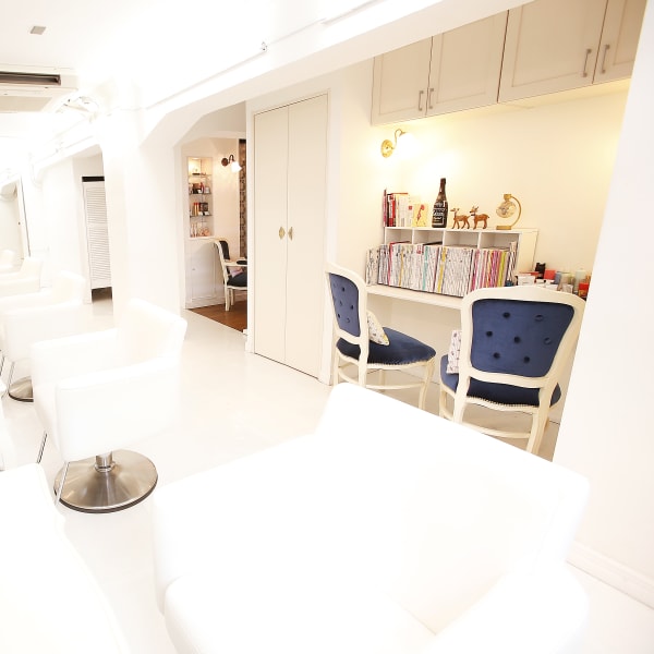 Hair Lounge Le'vie