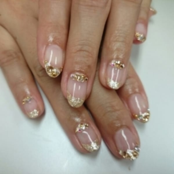 ビジューたっぷりパーティーネイル☆