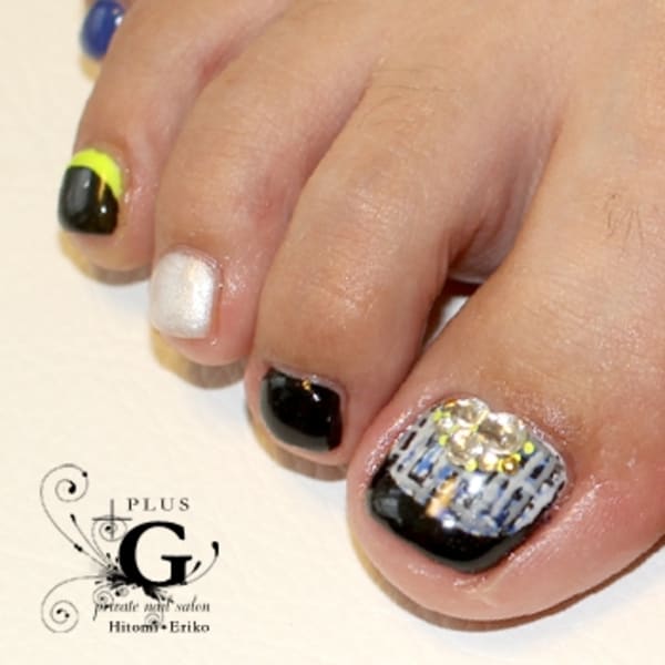 モードな辛口ツィードフット