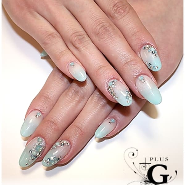 スカイブルーに視線はくぎづけ