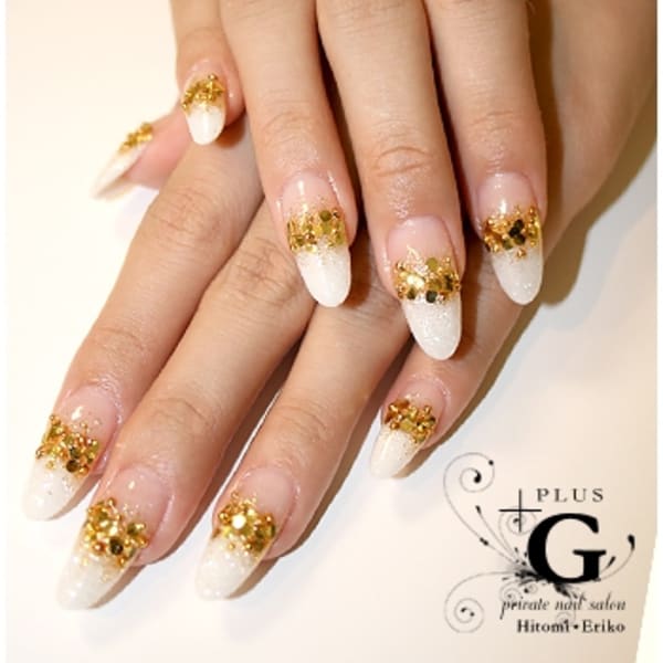 存在感大!!ゴールドネイル