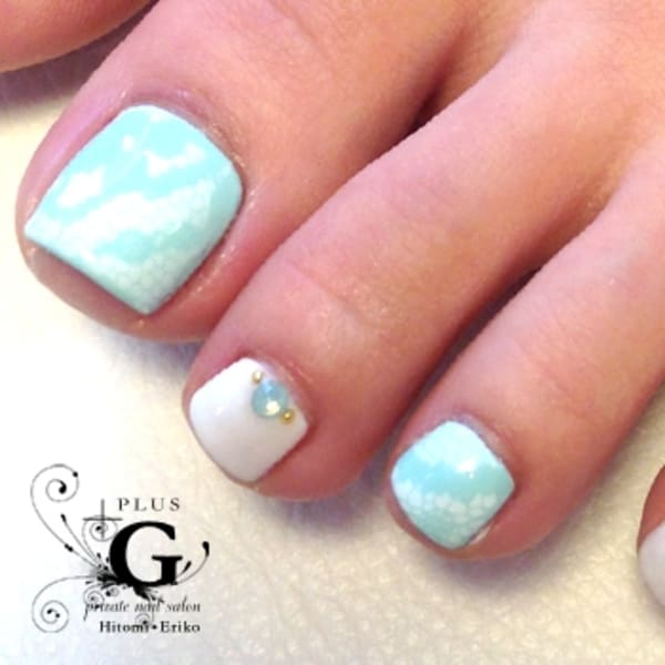 ミルキーブルーなレースネイル