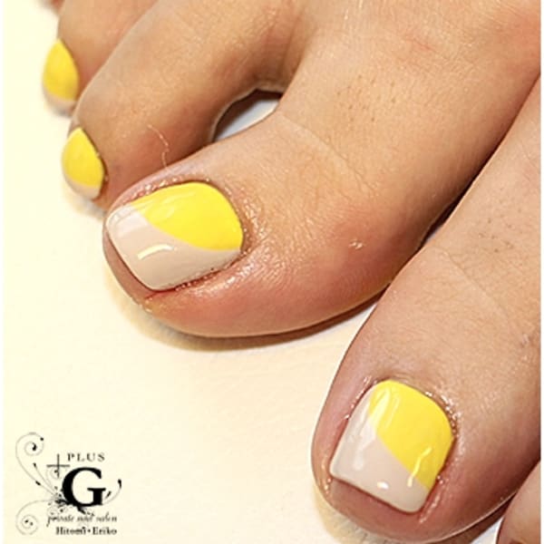 モードカラーのバイカラーフット