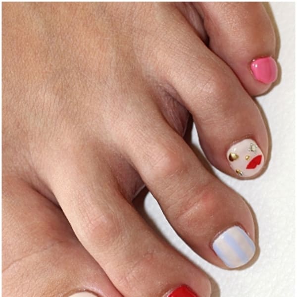 フェミニンリップビジューフット