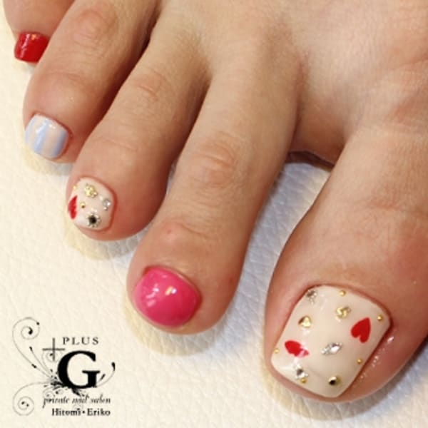 ガーリーポップなビジューフット