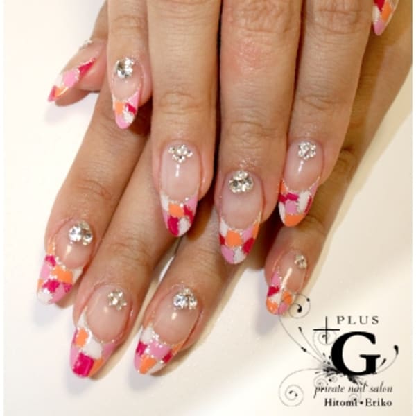 キャンディーカラーのカラフルフレンチ