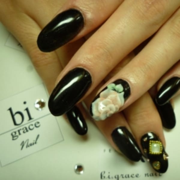 bi.grace nail
