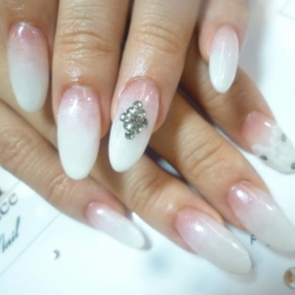 bi.grace nail