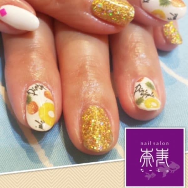 最旬ネイルはコレ!パイナップルアート!