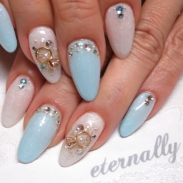 ホワイト×ブルー♪涼しげネイル♪