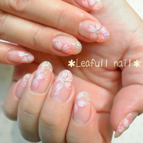 【桜ペイントのラメグラデーションネイル】