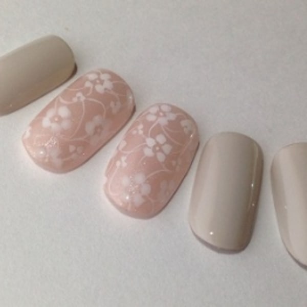 小花レース風アートネイル