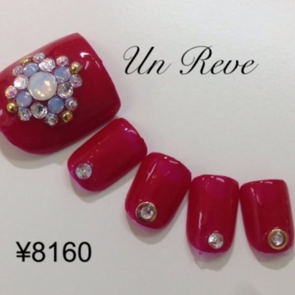 大人気の赤+ストーンネイル!