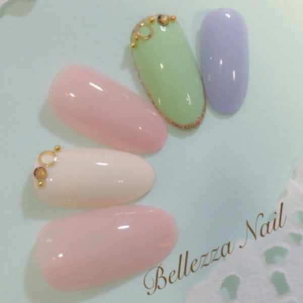 シンプルカラフルネイル