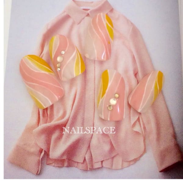 明るめカラーのプッチ柄