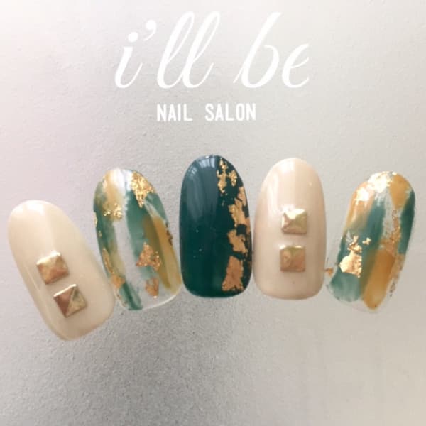 カーキ秋ネイル|i'll be