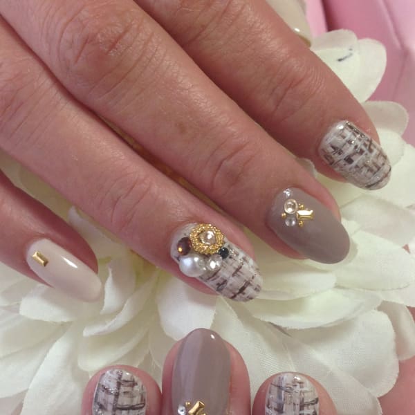 ツィードネイル