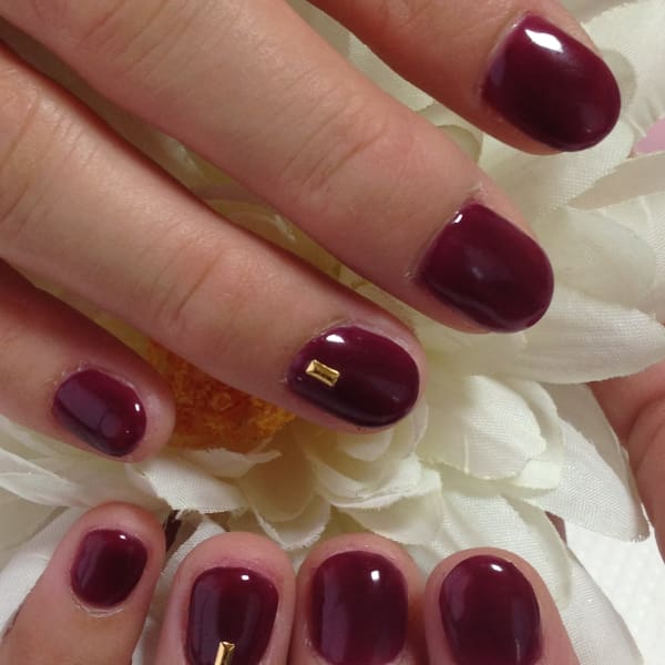 色で魅せるシンプルワンカラーネイル