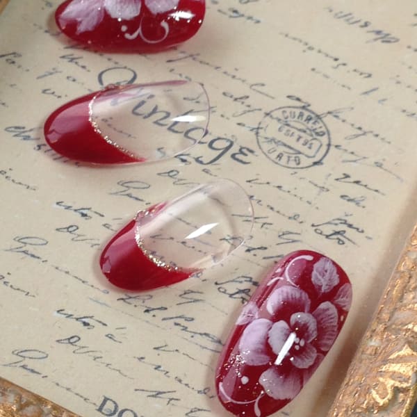 赤色クリスマスフラワーネイル