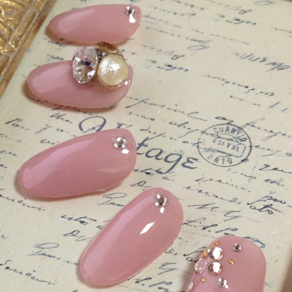 シンプルビジューネイル