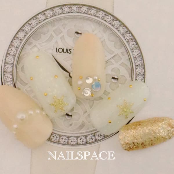 かわいい大人系雪結晶ネイル/定額制