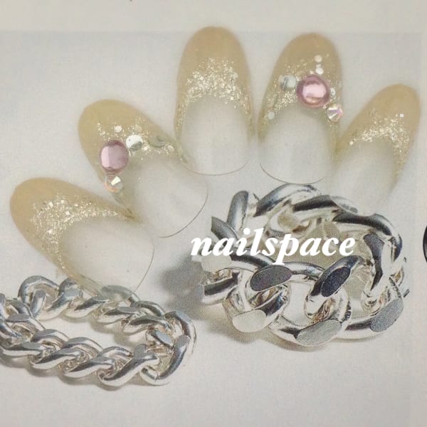 グレージュフレンチ/ビジュースワロ