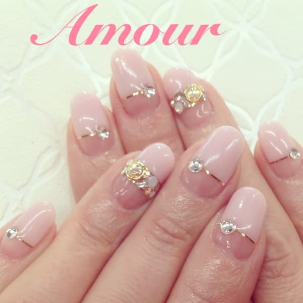 キラキラまっすぐフレンチ|ネイルサロンＡｍｏｕｒ 田町
