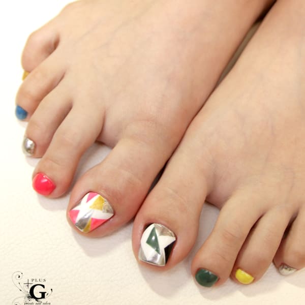 【新規20%OFF×3回】レトロポップなブロッキングフット