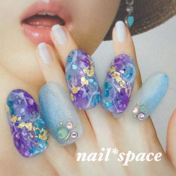 宝石のようなネイル