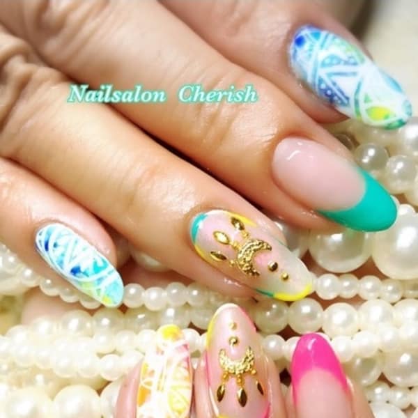 アシメントリー幾何学模様|Nailsalon Cherish