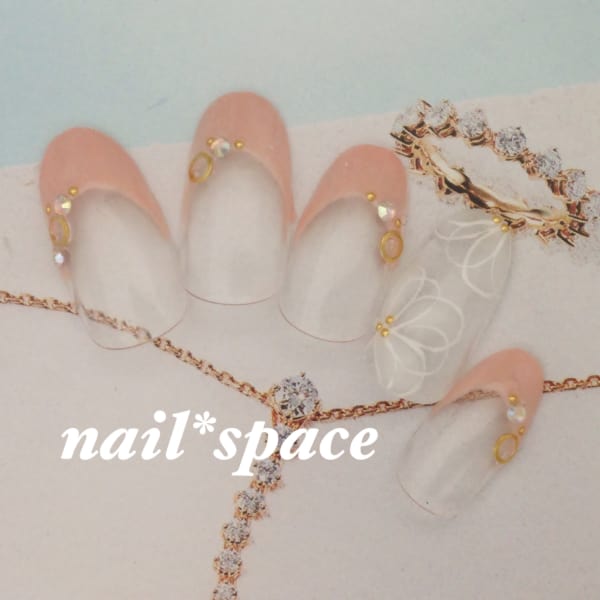 ベージュと白のフラワー/コンサバティブ/王道フレンチ