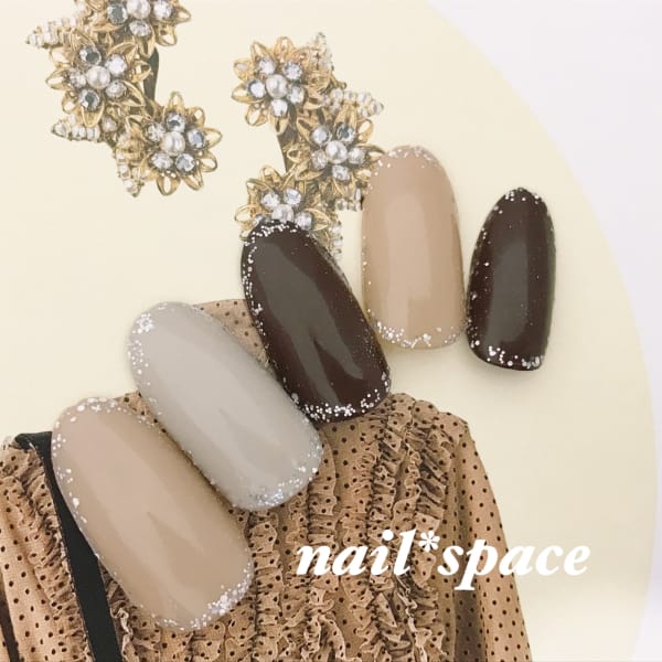 囲みラメトップ/ジュエリーっぽくて可愛い!凸凹なしネイル