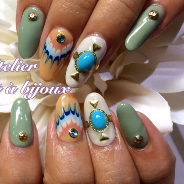 【ネイティヴ柄ネイル】