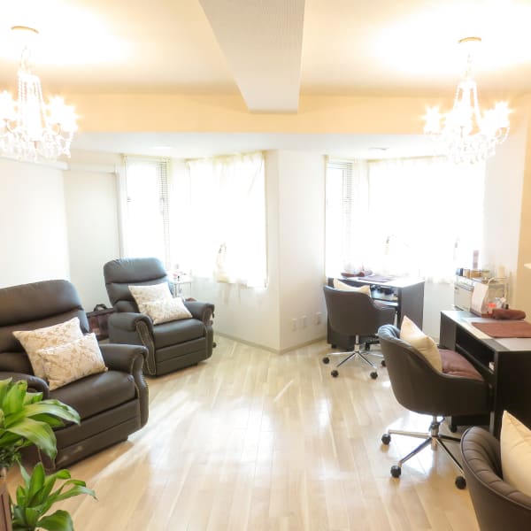 ネイルケア専門店 Shine Nail 新宿西口店