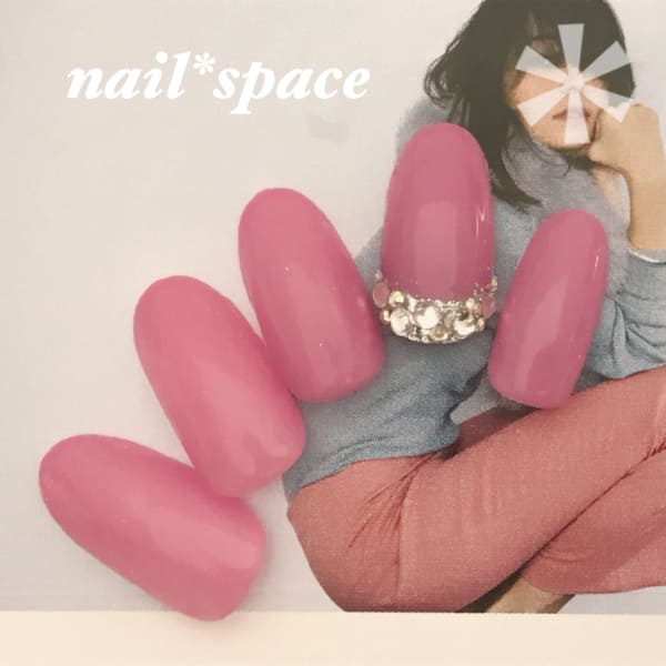 ピンクモーブのワンカラー/上品な指先に